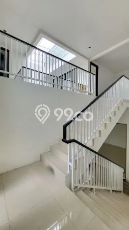 For Sale! Luxury House LT 204m2 Desain Elegan di Bintaro For Sale! Luxury House LT 204m2 Desain Elegan di Bintaro
