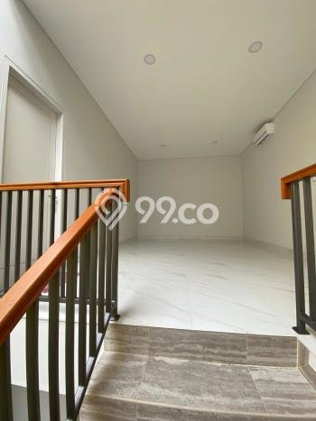 Hunian Elit LB 250m2 Siap Pakai Desain Elegan di Bintaro, Tangerang Selatan Hunian Elit LB 250m2 Siap Pakai Desain Elegan di Bintaro, Tangerang Selatan