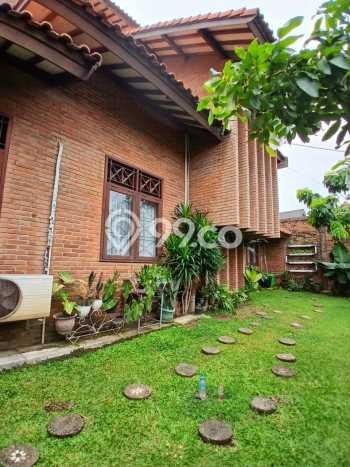 Dijual Rumah Luas Megah Dengan View Eksklusif di Bintaro, Tangerang Selatan Dijual Rumah Luas Megah Dengan View Eksklusif di Bintaro, Tangerang Selatan