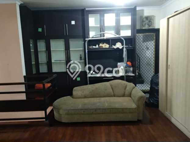 Hunian Mewah LB 200m2 Siap Huni Desain Elegan di Bintaro, Tangerang Selatan Hunian Mewah LB 200m2 Siap Huni Desain Elegan di Bintaro, Tangerang Selatan