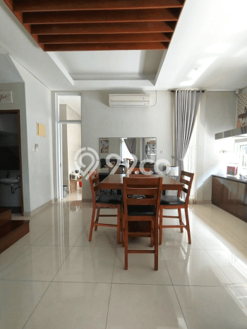 Hunian Elit LB 260m2 Siap Huni Desain Elegan di Bintaro, Tangerang Selatan Hunian Elit LB 260m2 Siap Huni Desain Elegan di Bintaro, Tangerang Selatan