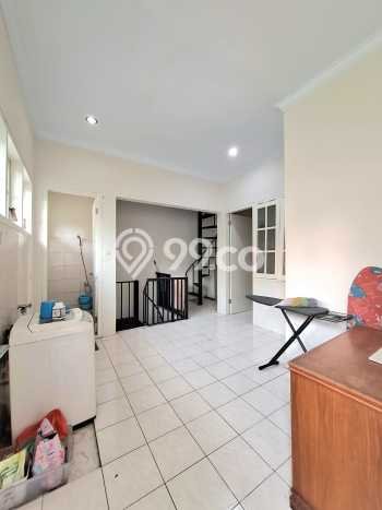 Rumah Luxury Modern Tanpa Renovasi di Sektor 9-Bintaro Tangerang Selatan Rumah Luxury Modern Tanpa Renovasi di Sektor 9-Bintaro Tangerang Selatan