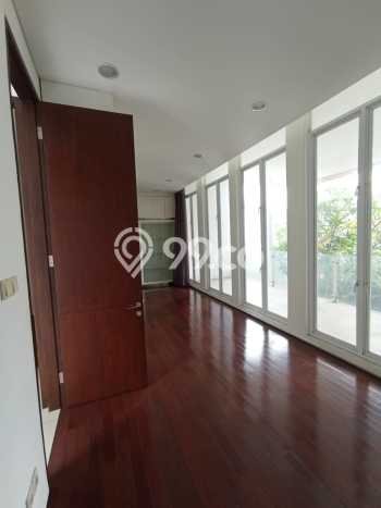 Rumah Luxury Modern Tanpa Renovasi di Pejaten Jakarta Selatan Rumah Luxury Modern Tanpa Renovasi di Pejaten Jakarta Selatan