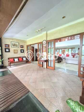 Rumah Elit LB 740m2 Siap Pakai Desain Elegan di Sektor 9-Bintaro, Tangerang Selatan Rumah Elit LB 740m2 Siap Pakai Desain Elegan di Sektor 9-Bintaro, Tangerang Selatan