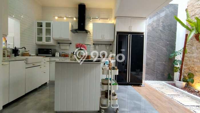 Dijual Rumah Mewah Elegan Dengan View Cantik di Sektor 9-Bintaro, Tangerang Selatan Dijual Rumah Mewah Elegan Dengan View Cantik di Sektor 9-Bintaro, Tangerang Selatan