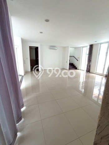 Rumah Luxury Modern Tanpa Renovasi di Pejaten Jakarta Selatan Rumah Luxury Modern Tanpa Renovasi di Pejaten Jakarta Selatan