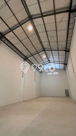 Area Ramai! Gudang Dijual di Tangerang untuk Bisnis Luas Bangunan 366m2 Area Ramai! Gudang Dijual di Tangerang untuk Bisnis Luas Bangunan 366m2