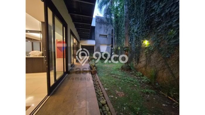Disewakan Rumah Strategis di Kemang LT 590m2 / LB 800m2 Kondisi Bagus Disewakan Rumah Strategis di Kemang LT 590m2 / LB 800m2 Kondisi Bagus