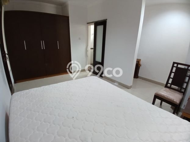 Disewakan Rumah Murah di Kemang Jakarta Selatan dengan 4 KT Disewakan Rumah Murah di Kemang Jakarta Selatan dengan 4 KT