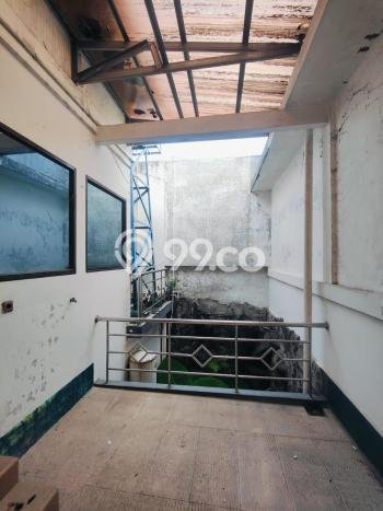 For Sale Rumah 6 Kamar Lokasi Ideal Nyaman dan Strategis di Sawangan For Sale Rumah 6 Kamar Lokasi Ideal Nyaman dan Strategis di Sawangan