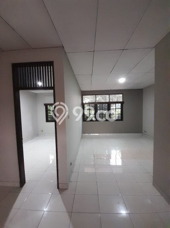 Hunian Mewah LB 400m2 Siap Pakai Desain Elegan di Bambu Apus, Jakarta Timur Hunian Mewah LB 400m2 Siap Pakai Desain Elegan di Bambu Apus, Jakarta Timur