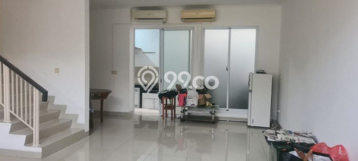 Disewakan! Rumah 3 Kamar Tidur &
2 Kamar Mandi di Bekasi, Bekasi Disewakan! Rumah 3 Kamar Tidur &
2 Kamar Mandi di Bekasi, Bekasi