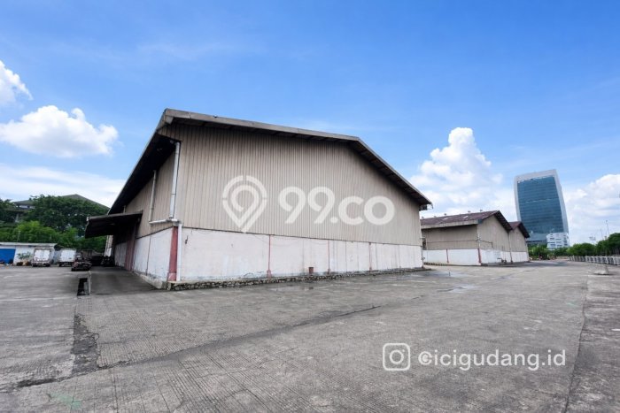 Gudang disewakan di Koja Jakarta Utara dengan luas bangunan 1440m2 Gudang disewakan di Koja Jakarta Utara dengan luas bangunan 1440m2