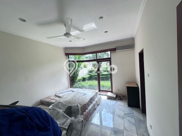 Disewakan Rumah Murah di Tb Simatupang Jakarta Selatan dengan 5 Kamar Tidur Disewakan Rumah Murah di Tb Simatupang Jakarta Selatan dengan 5 Kamar Tidur