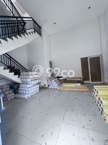 Lokasi Strategis! Dijual Gudang Bisnis di Cakung, Jakarta Timur Kondisi Bagus Lokasi Strategis! Dijual Gudang Bisnis di Cakung, Jakarta Timur Kondisi Bagus