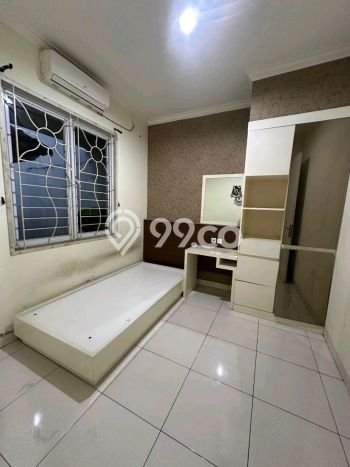 Rumah Luas Asri 4 KT Siap Pakai di Legenda Wisata Jakarta Timur Rumah Luas Asri 4 KT Siap Pakai di Legenda Wisata Jakarta Timur
