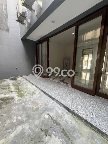 Jual Rumah Luas Elegan Dengan View Cantik di Bintaro, Tangerang Selatan Jual Rumah Luas Elegan Dengan View Cantik di Bintaro, Tangerang Selatan