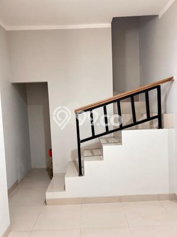 Rumah Disewakan Tangerang Selatan LT 72m2 LB 110m2 Area Graha Raya Rumah Disewakan Tangerang Selatan LT 72m2 LB 110m2 Area Graha Raya