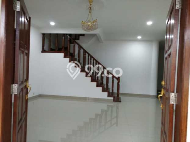Dijual Rumah 7 Kamar Lokasi Strategis Nyaman dan Strategis di Ciracas Dijual Rumah 7 Kamar Lokasi Strategis Nyaman dan Strategis di Ciracas