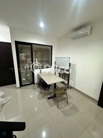 Disewakan! Rumah 3 Kamar Tidur &
3 Kamar Mandi di Pantai Indah Kapuk 2, Jakarta Utara Disewakan! Rumah 3 Kamar Tidur &
3 Kamar Mandi di Pantai Indah Kapuk 2, Jakarta Utara