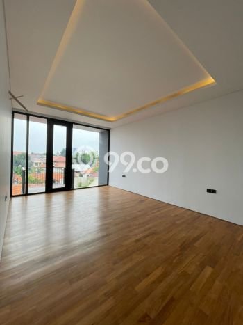 Dijual Rumah Luas Elegan Dengan View Eksklusif di Kemang, Jakarta Selatan Dijual Rumah Luas Elegan Dengan View Eksklusif di Kemang, Jakarta Selatan