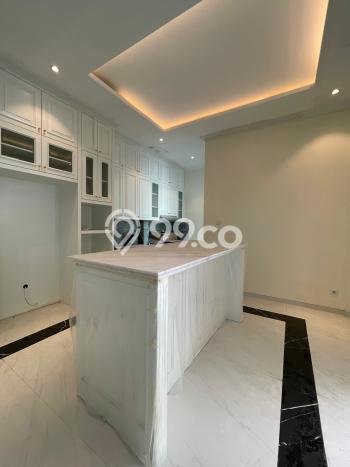 Rumah Mewah Dijual LT 277m2 di Cilandak, Jakarta Selatan Rumah Mewah Dijual LT 277m2 di Cilandak, Jakarta Selatan