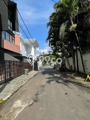 Hunian Mewah LB 285m2 Siap Pakai Desain Elegan di Kemang, Jakarta Selatan Hunian Mewah LB 285m2 Siap Pakai Desain Elegan di Kemang, Jakarta Selatan