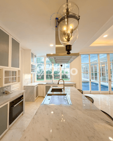 For Sale! Luxury House LT 517m2 Desain Elegan di Kemang For Sale! Luxury House LT 517m2 Desain Elegan di Kemang
