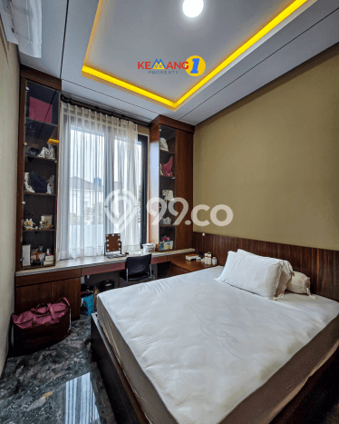 Rumah Mewah Dijual LT 252m2 di Kebon Jeruk, Jakarta Barat Rumah Mewah Dijual LT 252m2 di Kebon Jeruk, Jakarta Barat