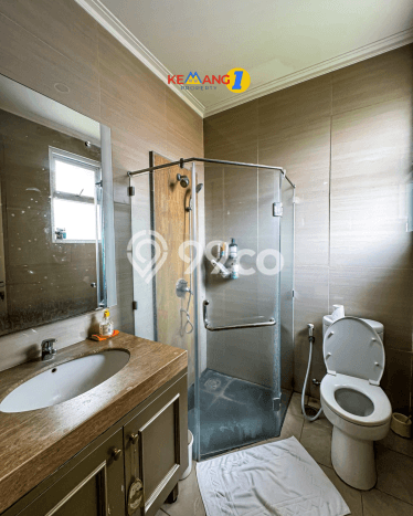 Ready to Use! Luxury House LT 210m2 Desain Elegan di Kemang Ready to Use! Luxury House LT 210m2 Desain Elegan di Kemang