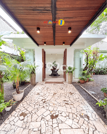 Rumah Eksklusif Siap Huni LT 1630m2 di Jagakarsa, Jakarta Selatan Rumah Eksklusif Siap Huni LT 1630m2 di Jagakarsa, Jakarta Selatan