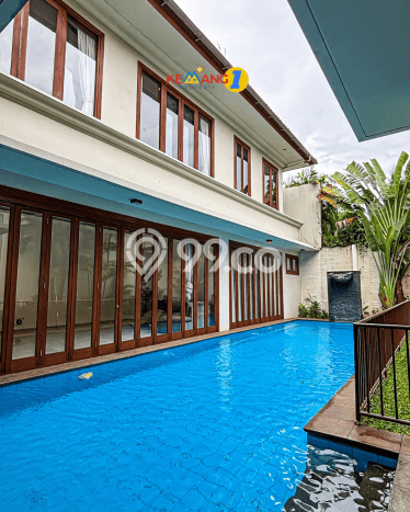 Sewa Rumah Nyaman di Kemang LT 600m2 / LB 490m2 Siap Huni Sewa Rumah Nyaman di Kemang LT 600m2 / LB 490m2 Siap Huni