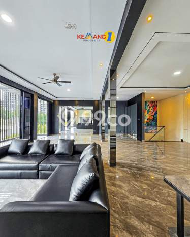 Rumah Mewah Dijual LT 252m2 di Kebon Jeruk, Jakarta Barat Rumah Mewah Dijual LT 252m2 di Kebon Jeruk, Jakarta Barat