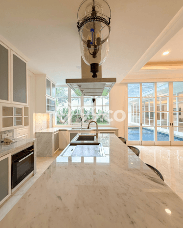 For Sale! Luxury House LT 517m2 Desain Elegan di Kemang For Sale! Luxury House LT 517m2 Desain Elegan di Kemang