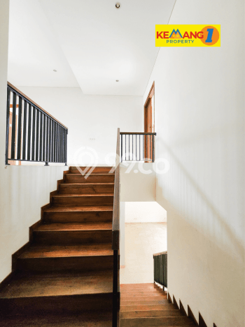 For Sale! Premium House LT 260m2 Desain Elegan di Kemang For Sale! Premium House LT 260m2 Desain Elegan di Kemang