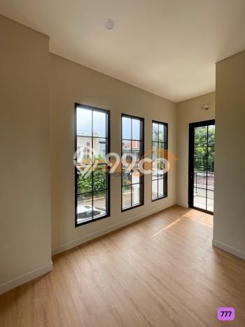 Dijual Rumah Mewah Elegan Dengan View Cantik di Legenda Wisata, Jakarta Timur Dijual Rumah Mewah Elegan Dengan View Cantik di Legenda Wisata, Jakarta Timur