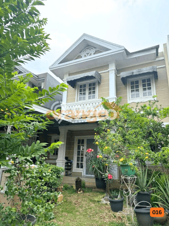 Rumah Modern 3 KT di Kota Wisata Jakarta Timur Unfurnished Rumah Modern 3 KT di Kota Wisata Jakarta Timur Unfurnished