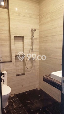 Hunian Elit LB 268m2 Siap Pakai Desain Elegan di Citraland, Surabaya Hunian Elit LB 268m2 Siap Pakai Desain Elegan di Citraland, Surabaya