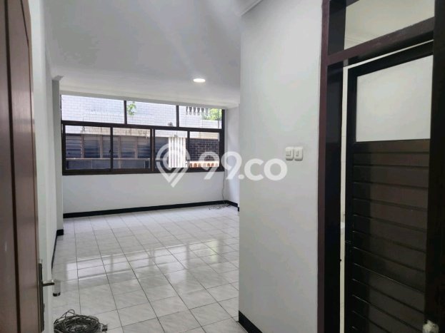 Ruko paling strategis disewakan di Genteng Surabaya Ruko paling strategis disewakan di Genteng Surabaya
