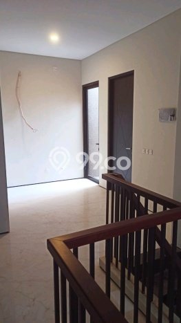 Hunian Elit LB 268m2 Siap Pakai Desain Elegan di Citraland, Surabaya Hunian Elit LB 268m2 Siap Pakai Desain Elegan di Citraland, Surabaya
