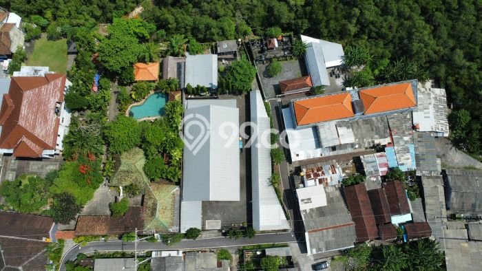 Area Ramai! Gudang Dijual di Kuta untuk Bisnis Luas Bangunan 700m2 Area Ramai! Gudang Dijual di Kuta untuk Bisnis Luas Bangunan 700m2