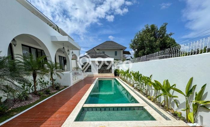 Jual Rumah Luas Elegan Dengan View Eksklusif di canggu, Badung Jual Rumah Luas Elegan Dengan View Eksklusif di canggu, Badung