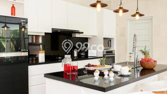 Hunian Modern dengan LT 600m2 & LB 300m2 Dikontrakkan di Seminyak Hunian Modern dengan LT 600m2 & LB 300m2 Dikontrakkan di Seminyak
