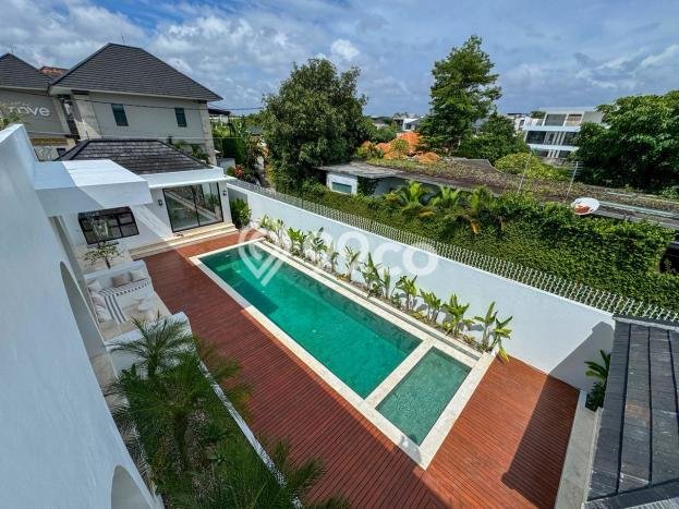 Jual Rumah Luas Elegan Dengan View Eksklusif di canggu, Badung Jual Rumah Luas Elegan Dengan View Eksklusif di canggu, Badung
