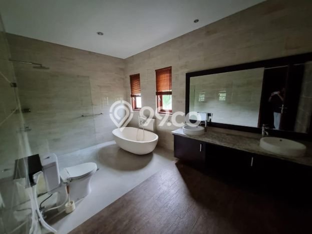 Jual Rumah Luas Megah Dengan View Cantik di canggu, Badung Jual Rumah Luas Megah Dengan View Cantik di canggu, Badung