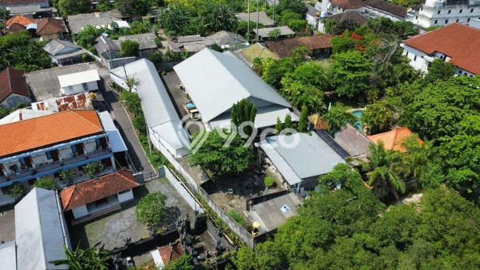 Area Ramai! Gudang Dijual di Kuta untuk Bisnis Luas Bangunan 700m2 Area Ramai! Gudang Dijual di Kuta untuk Bisnis Luas Bangunan 700m2