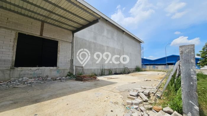 Disewakan Gudang di Kawasan Ramai Cikarang Luas 2172m2 Disewakan Gudang di Kawasan Ramai Cikarang Luas 2172m2