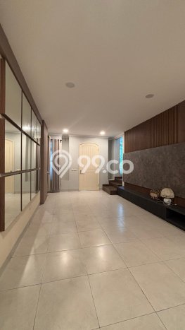 Dijual Hunian Rumah Terawat 5 Kamar di Lippo Karawaci, Tangerang Dijual Hunian Rumah Terawat 5 Kamar di Lippo Karawaci, Tangerang