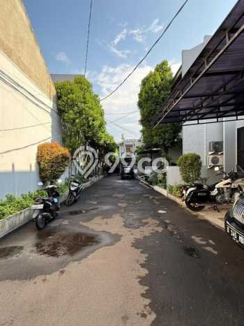 Rumah Elit Modern Siap Huni di Pejaten Jakarta Selatan Rumah Elit Modern Siap Huni di Pejaten Jakarta Selatan