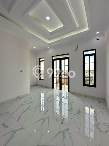 For Sale Rumah 5 Kamar Lokasi Strategis Bagus dan Strategis di Jagakarsa For Sale Rumah 5 Kamar Lokasi Strategis Bagus dan Strategis di Jagakarsa